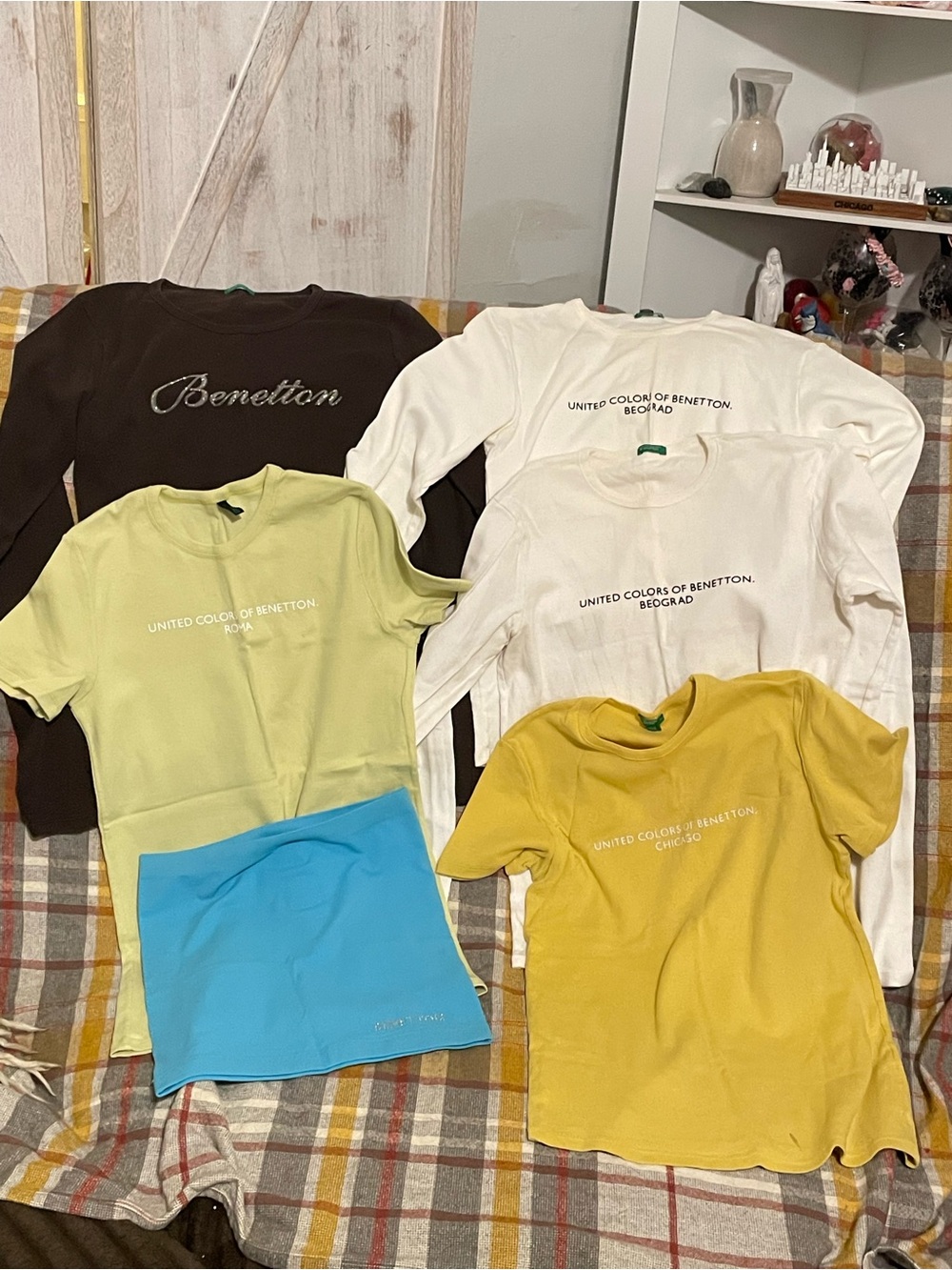 United Colors Of Benetton Cream, Yellow, Light Green, Blue & Brown Tee Lot